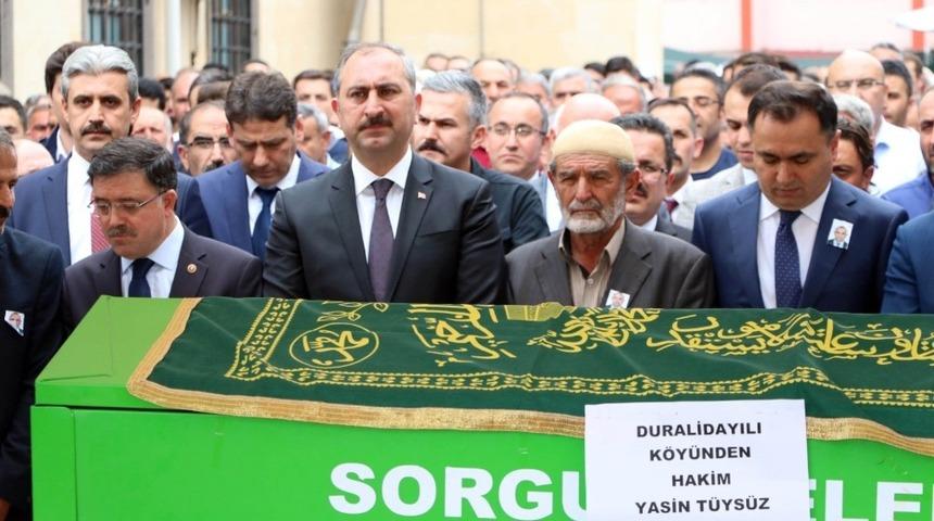 Kalp krizinden &ouml;len hakim Sorgun&rsquo;da toprağa verildi