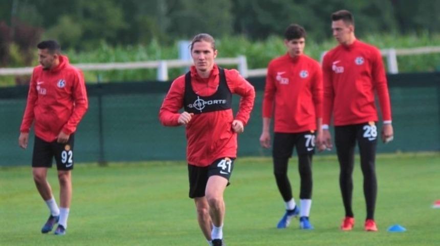 Mehmet Özcan, İstanbul yolunda! İşte Başakşehir'in yaptığı anlaşma