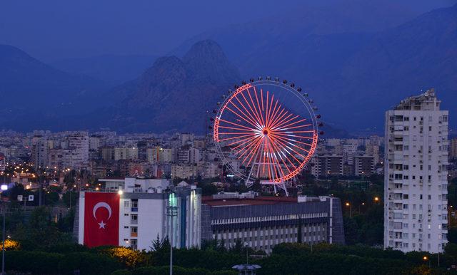  Antalya nın G&ouml;z&uuml;  d&ouml;nme dolap, ışıl ışıl 2