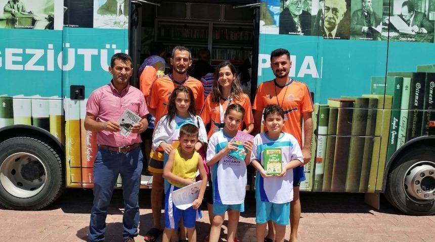 Adıyaman Belediyesinden &ouml;ğrencilere okuma alışkanlığı