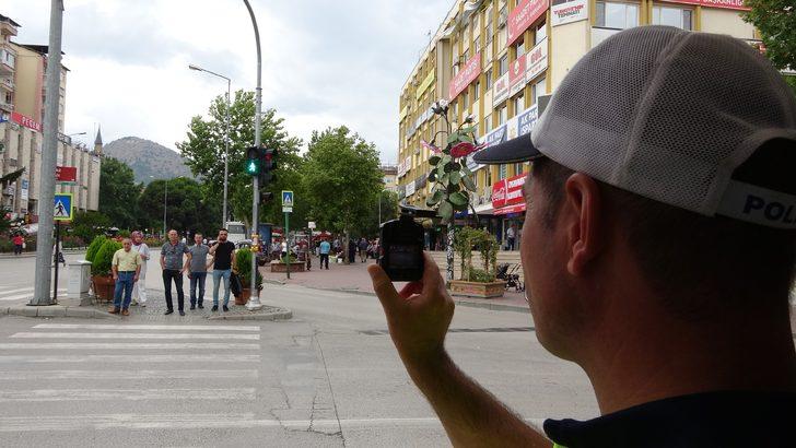 Yayalar için 'kırmızı' alarm! Polis böyle tespit etti, ceza yazdı G1