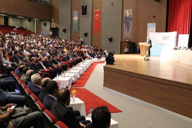 Rektör Karabulut, Türkiye’nin Fırsat Penceresi: “Türk Yükseköğretimi” toplantısına katıldı