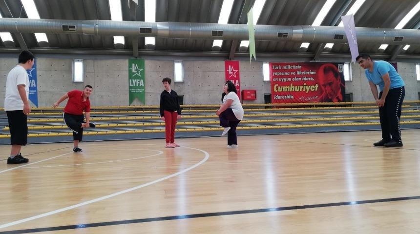 &Ouml;zel sporcular haftanın 4 g&uuml;n&uuml; spor yapıyor