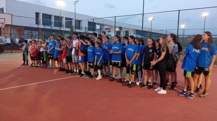 3x3 Sokak Basketbolu Turnuvası &ouml;d&uuml;l t&ouml;reniyle sona erdi