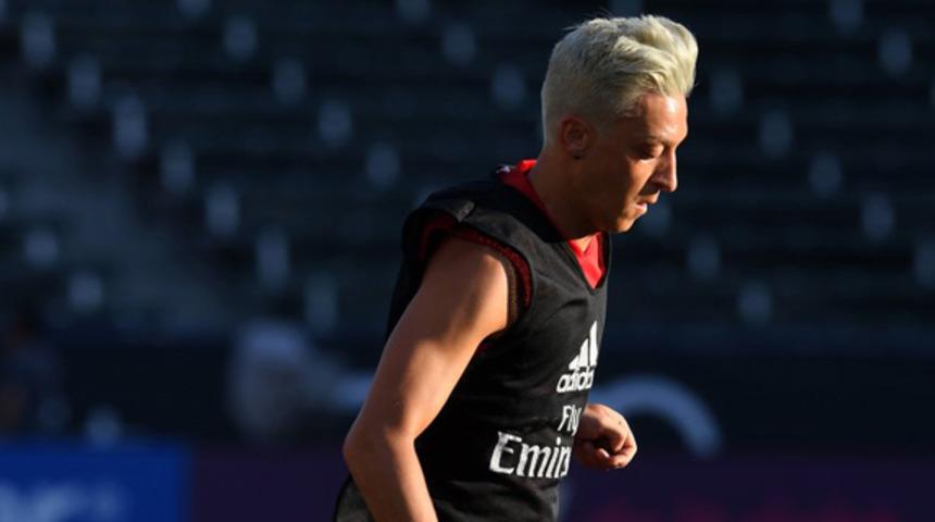 Mesut &Ouml;zil: İddiayı kaybettiğim i&ccedil;in sa&ccedil;larımı boyadım