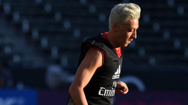 Mesut Özil: İddiayı kaybettiğim için saçlarımı boyadım