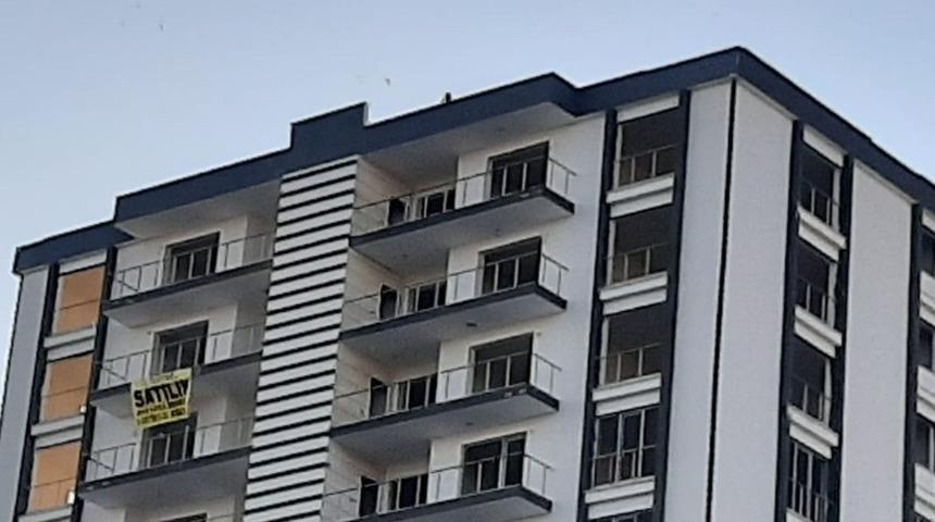 Elazığ&rsquo;da 12 katlı binada intihara teşebb&uuml;s