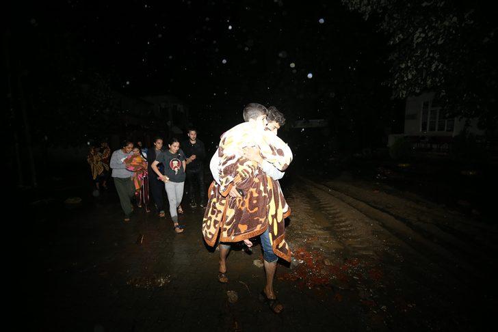 Düzce'de heyelan! Köylere ulaşım kapandı!  G1