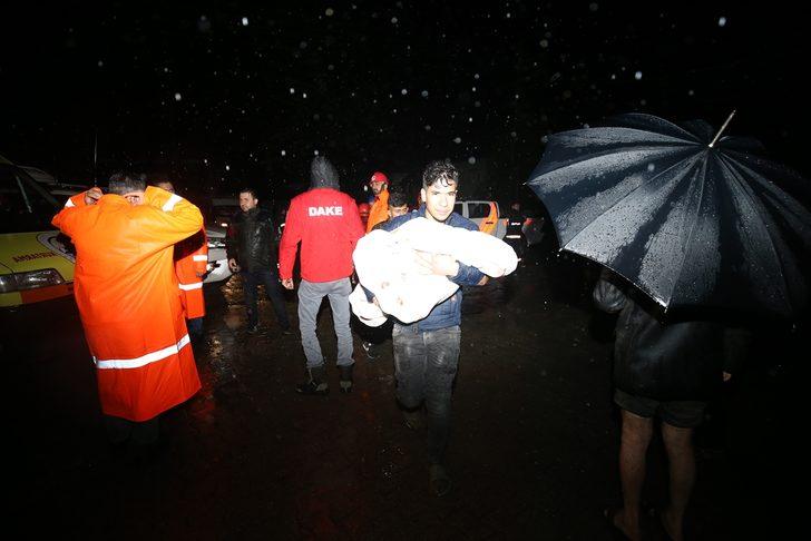 Düzce'de heyelan! Köylere ulaşım kapandı!  G4