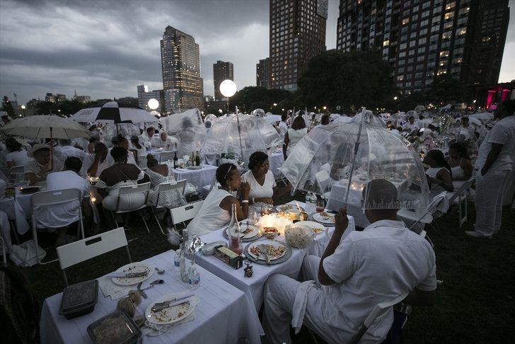 New York'ta yüzlerce insan Beyaz Akşam Yemeği için buluştu G4