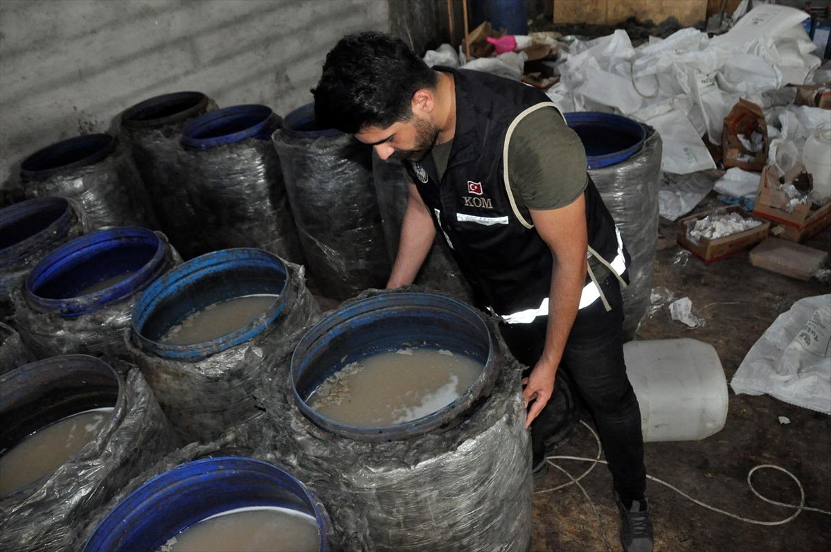 Adana'da sahte i&ccedil;ki imalathanesine operasyon