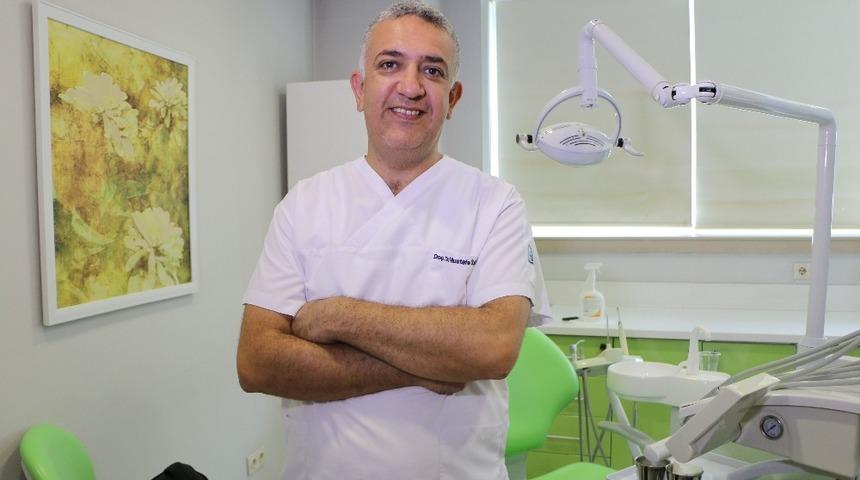 Diş eti hastalıklarından kurtulmak i&ccedil;in hekime gitmek şart