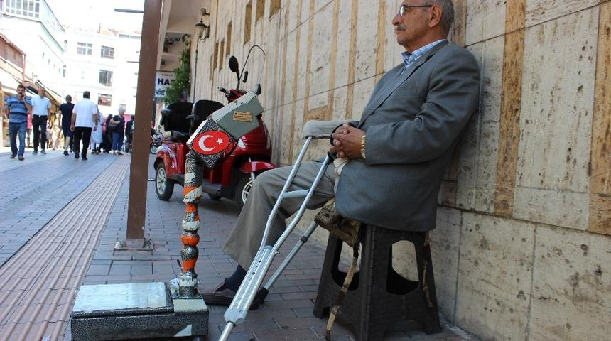 Emekli memur 12 yıldır tartıcılık yapıyor