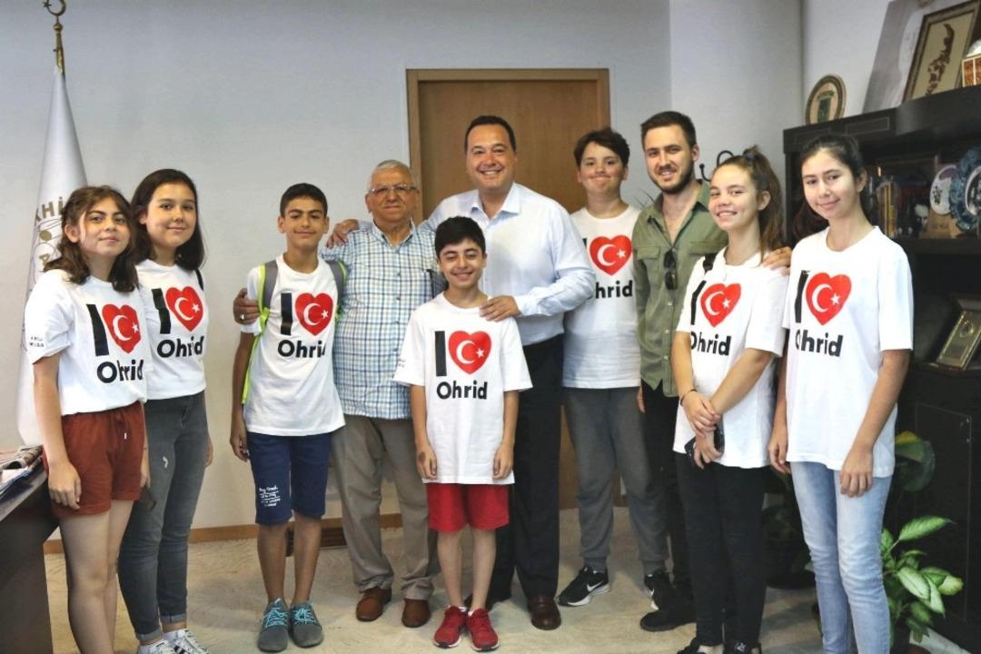 Halk Oyunları Grubu&rsquo;ndan Başkan Dutlulu&rsquo;ya teşekk&uuml;r