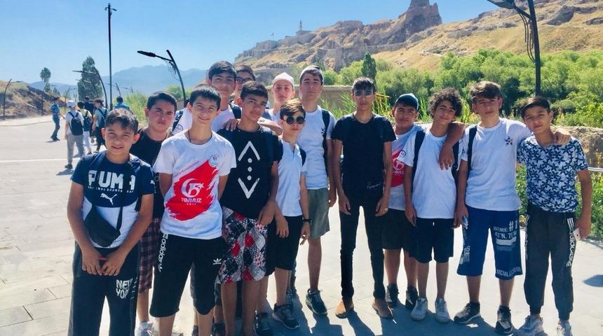 Trakyalı öğrenciler Van Kalesi’ni gezdi