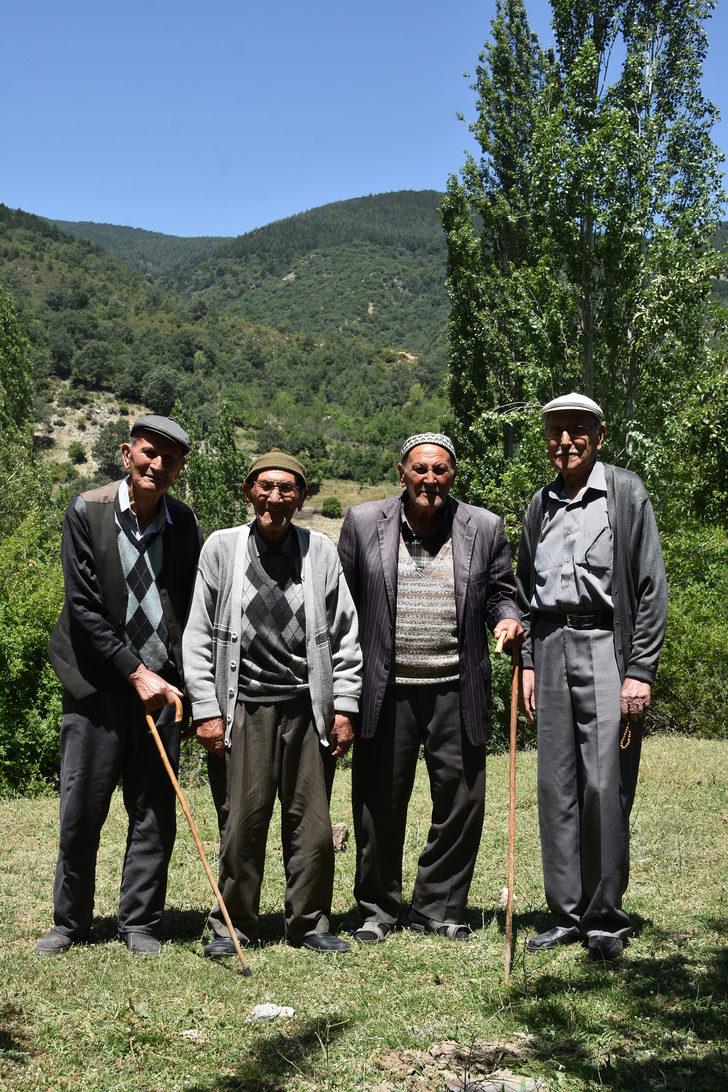 Kıraç toprakları ormana çevirdiler G2