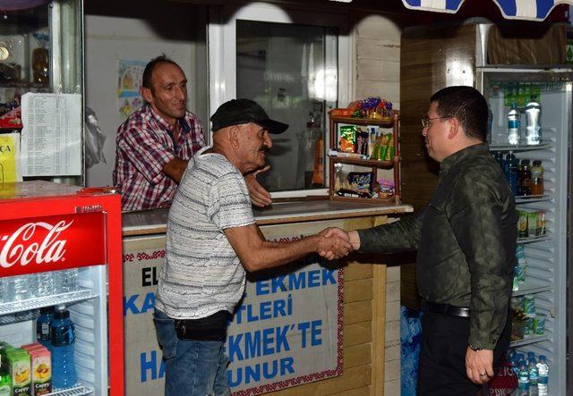 Tütüncü bürokratlarıyla sokağın nabzını tuttu