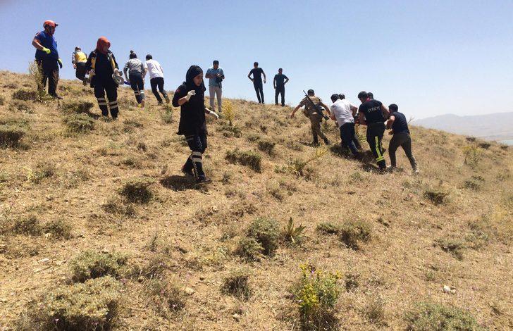 Son dakika! Van'da göçmenleri taşıyan minibüs takla attı, çok sayıda ölü ve yaralı var G3