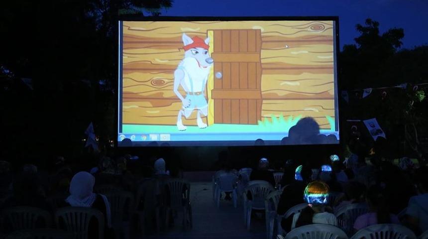 Sıcak havalarda "nostaljik" sinemayla stres atıyorlar