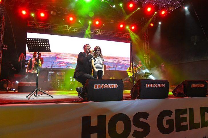Kayısı festivalinde Rafet El Roman coşkusu G3