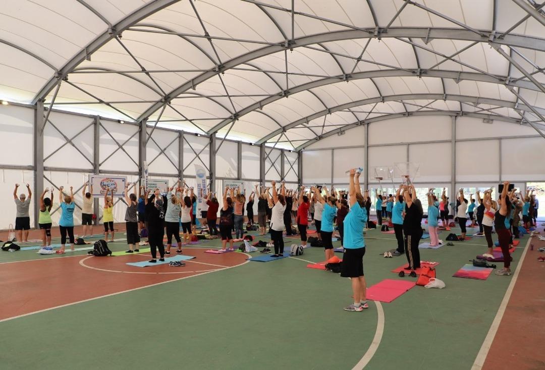 B&uuml;y&uuml;k&ccedil;ekmece&rsquo;de &ccedil;evre bilinci ve spor el ele verdi