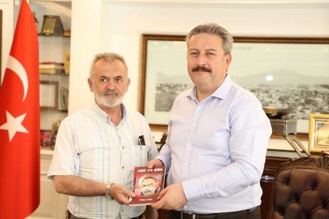 Türkiye Yazarlar Birliği üyeleri Başkan Palancıoğlu’nu ziyaret etti