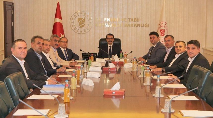 GMİS Enerji Bakanı D&ouml;nmez ile g&ouml;r&uuml;şt&uuml;