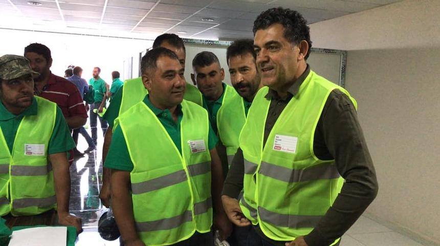 Temizlik personeline yeni iş kıyafetleri dağıtıldı