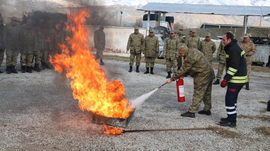 İtfaiyeden bedelli askerle yangın eğitimi