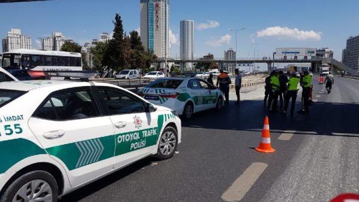 Son dakika: İstanbul D-100'de yol çöktü! Bölge trafiğe kapatıldı G2