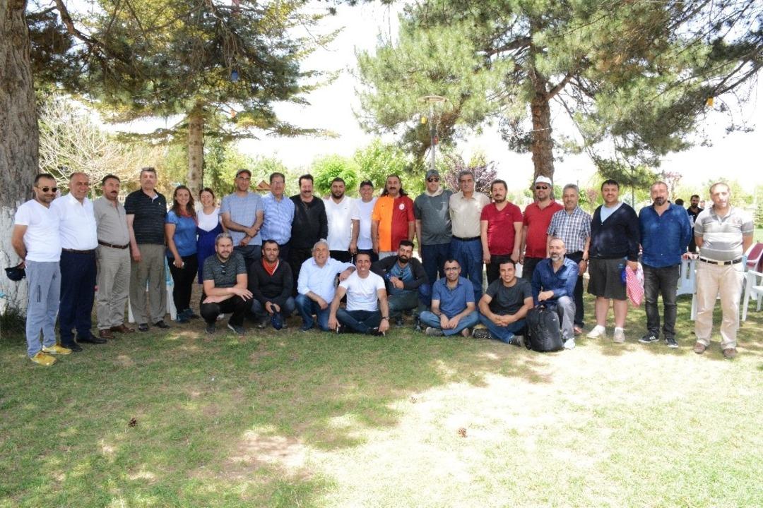 Van G&ouml;l&uuml; i&ccedil;in gece g&uuml;nd&uuml;z y&uuml;r&uuml;yorlar