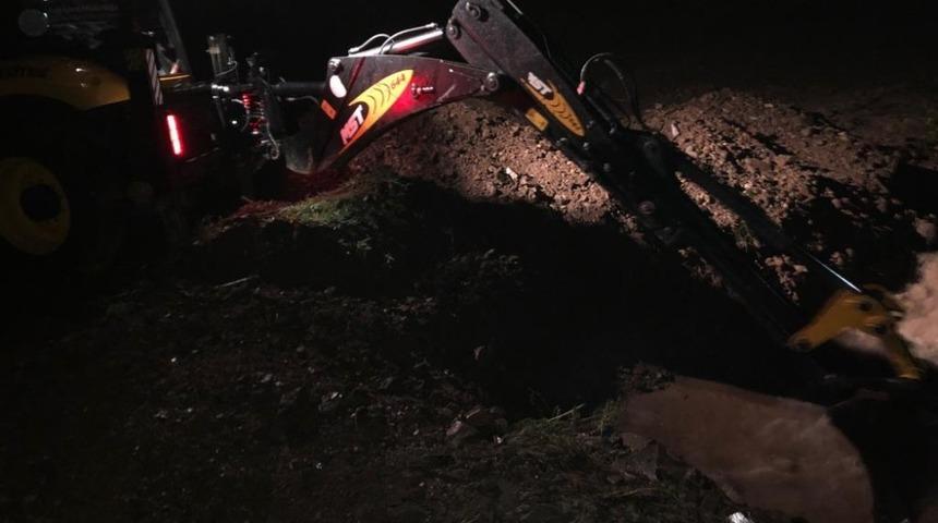 Hendek Belediyesinden yağmur suyuna anında m&uuml;dahale