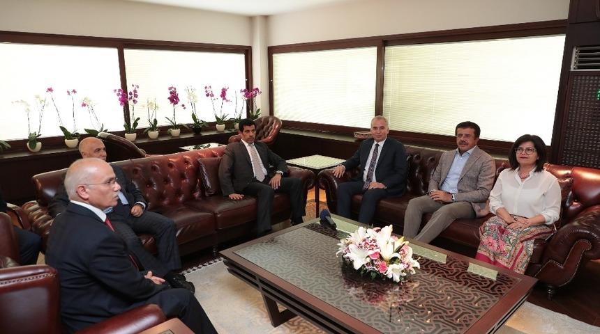 Katar B&uuml;y&uuml;kel&ccedil;isi&rsquo;nden Denizli&rsquo;ye &ouml;vg&uuml;