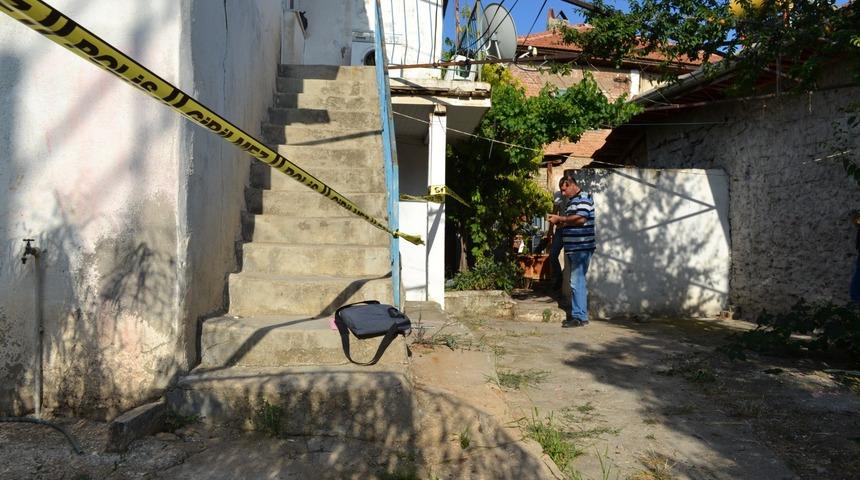 Denizli'de korkun&ccedil; cinayet! Başına sert bir cisimle vurularak &ouml;ld&uuml;r&uuml;ld&uuml;