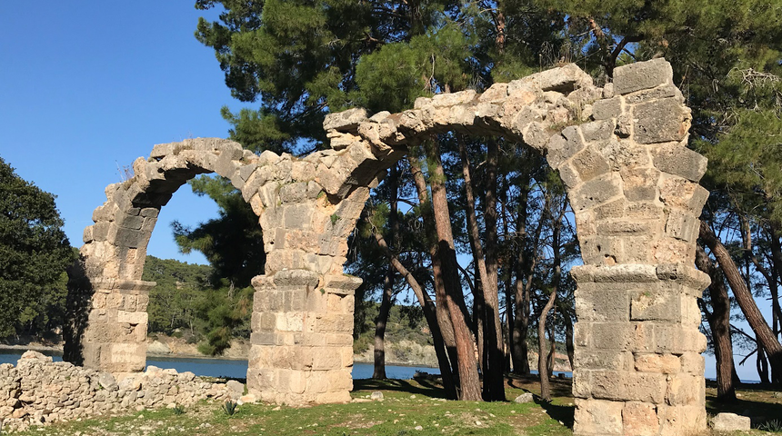 Akdeniz'de büyüleyici bir liman kenti Phaselis