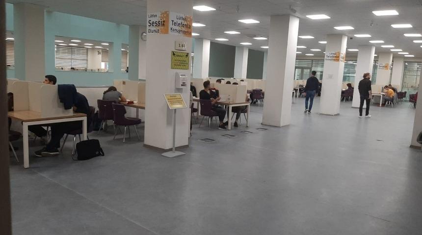 Sivas&rsquo;ta k&uuml;t&uuml;phanelere &uuml;ye sayısı 50 bin kişiyi  ge&ccedil;ti