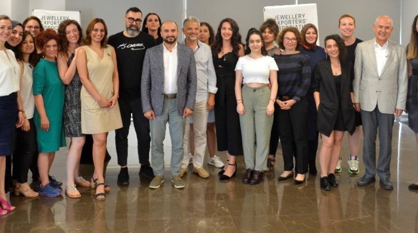 Cosimo Vinci&rsquo;den m&uuml;cevher tasarımı eğitim alan T&uuml;rk tasarımcılar, sertifikalarını aldı