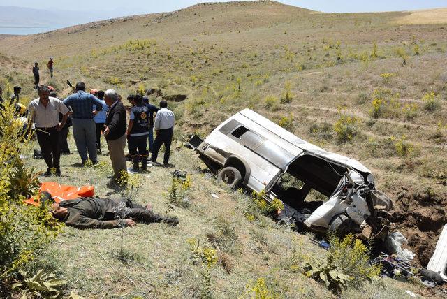 Van'daki göçmen faciasında sürücü toprağa verildi, yaralıların tedavisi sürüyor