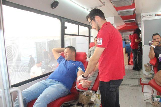 Kilis’te kan bağışı kampanyasına Suriyelilerden büyük destek