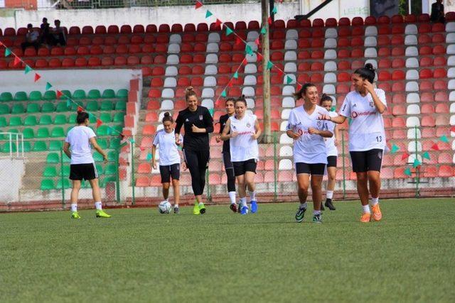Beşiktaş Kadın Futbol Takımı Osmaneli’nde