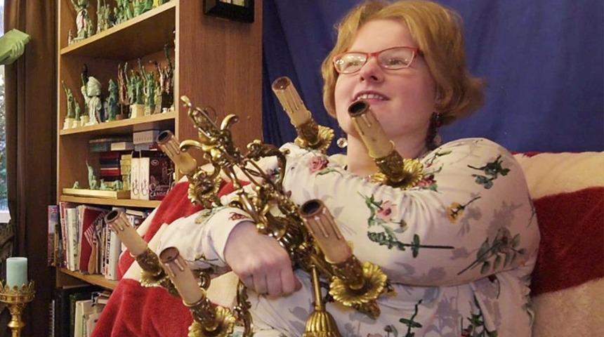 Bu da oldu! Yakında avize ile evlenecek