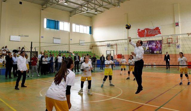 Başkan Altay, Yaz Spor Okulu öğrencileriyle buluştu