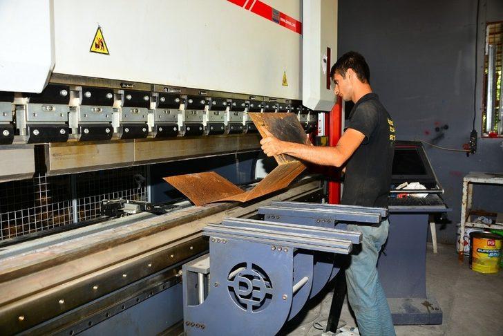 Ekmekler değerleniyor, hayvanlar doyuruluyor G5