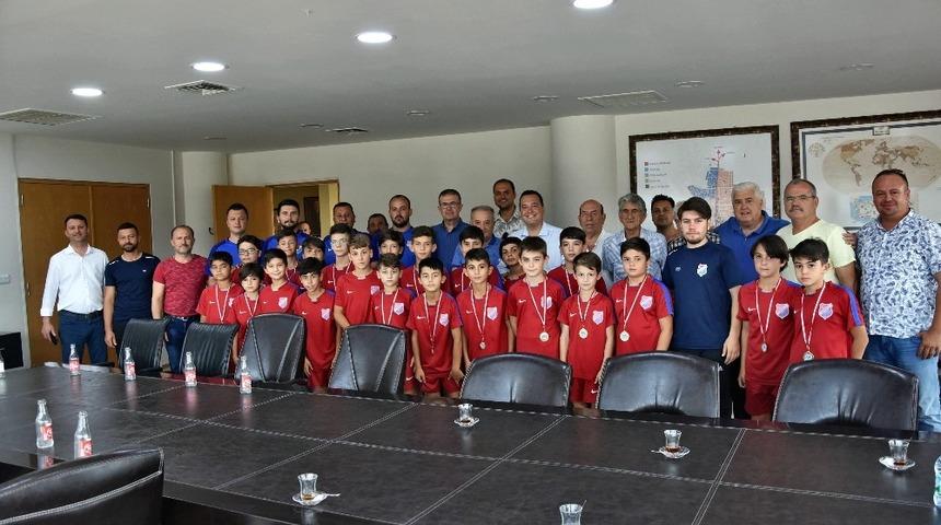 Akhisar Yıldırımspor&rsquo;dan Başkan Dutlulu&rsquo;ya teşekk&uuml;r