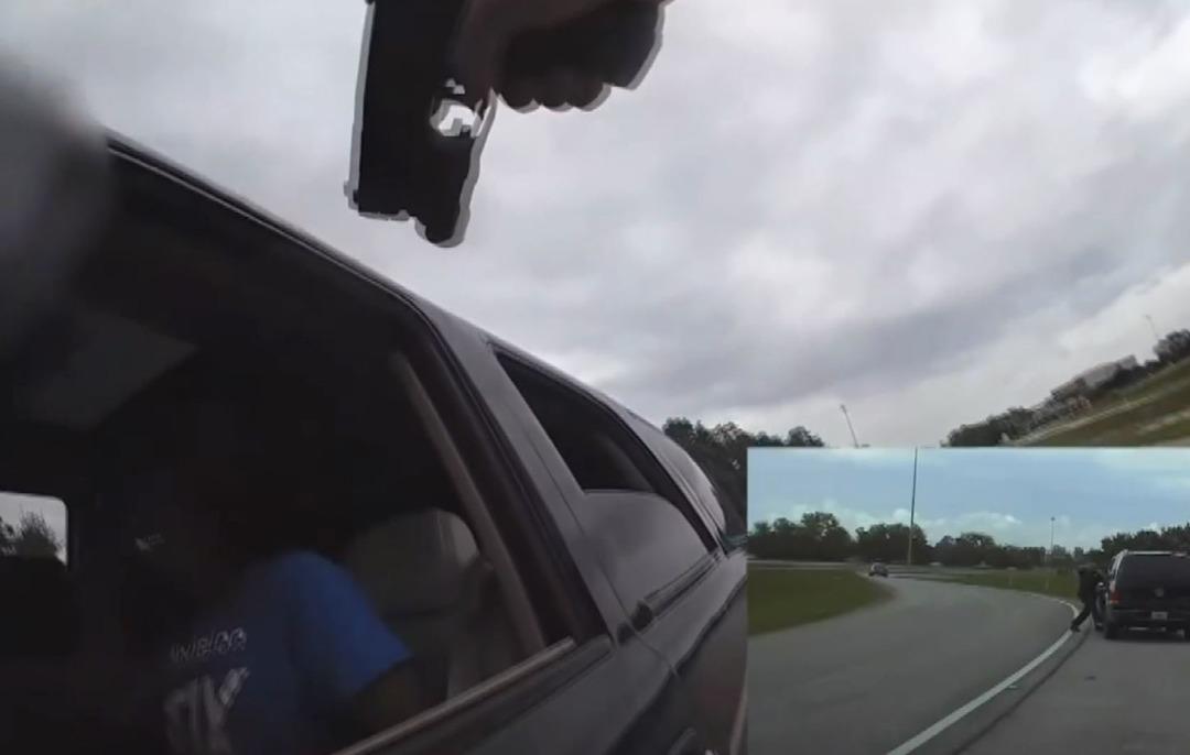 Polis, durdurmaya &ccedil;alıştığı ciple s&uuml;r&uuml;klendi