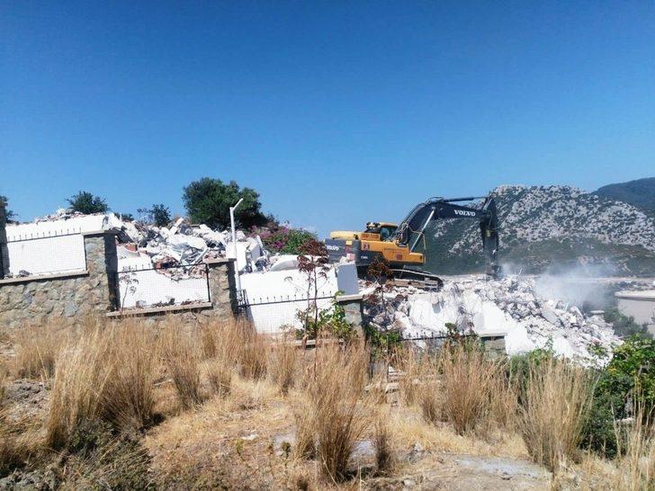 Bodrum’da kaçak yapılar yıkılıyor G4