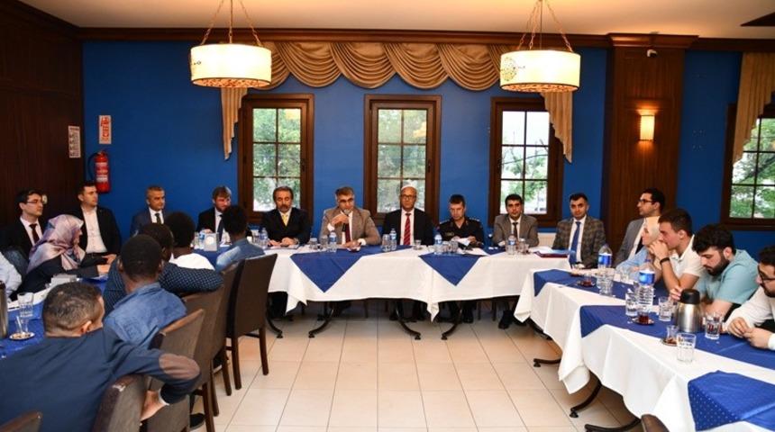 Vali G&uuml;rel, &ouml;ğrenci toplulukları temsilcileri ile bir araya geldi