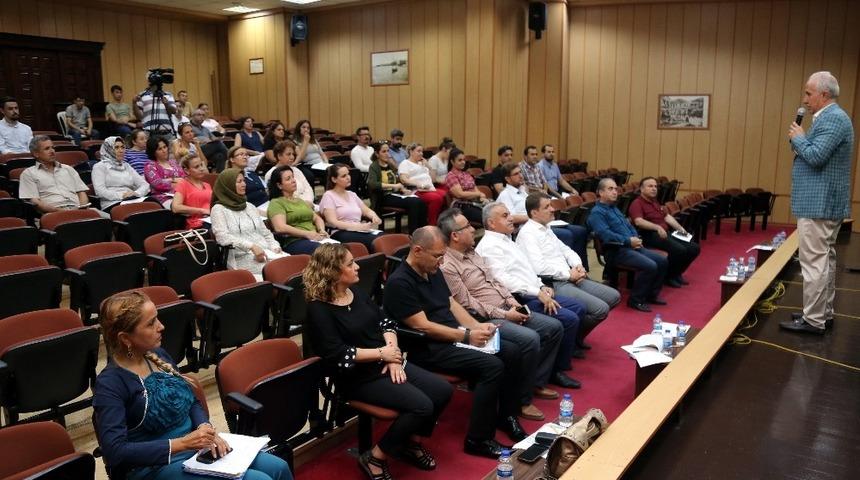 Başkan G&uuml;ltak: "Yeniliğin, değişim ve d&ouml;n&uuml;ş&uuml;m&uuml;n &ouml;n&uuml;ndeki engelleri kaldıracağız"