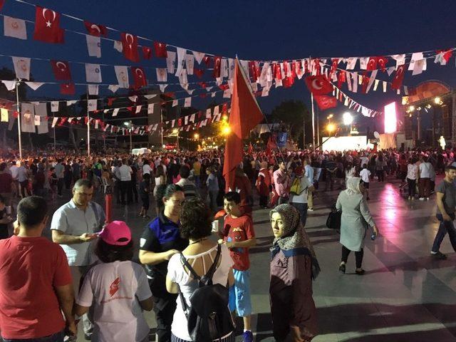 Antalya polisinden 15 Temmuz bilgilendirmesi