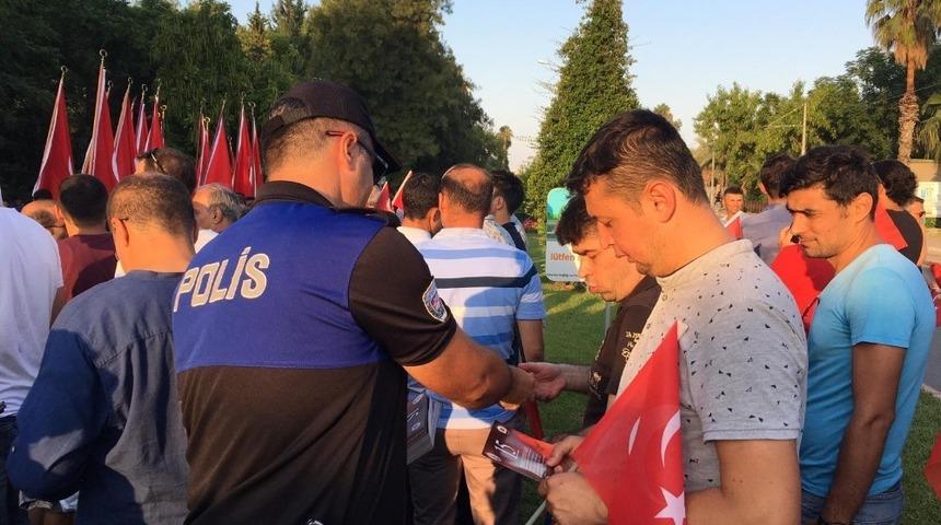 Antalya polisinden 15 Temmuz bilgilendirmesi